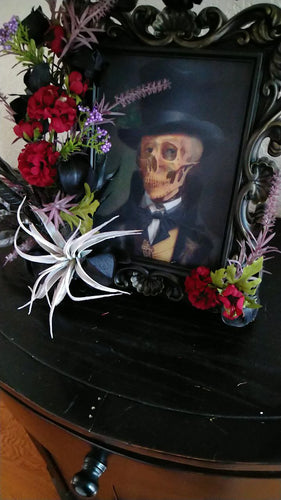 Haunted Floral Frame - Thursday October 16th 2025 4:00 PM