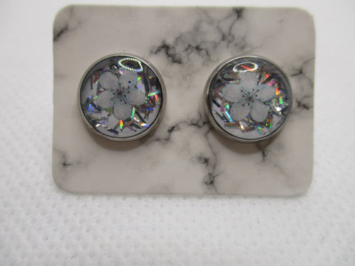 10MM Hypoallergenic Stainless-Steel Small White Flower With Some Glitter Stud Earrings (Not a real dried flower)